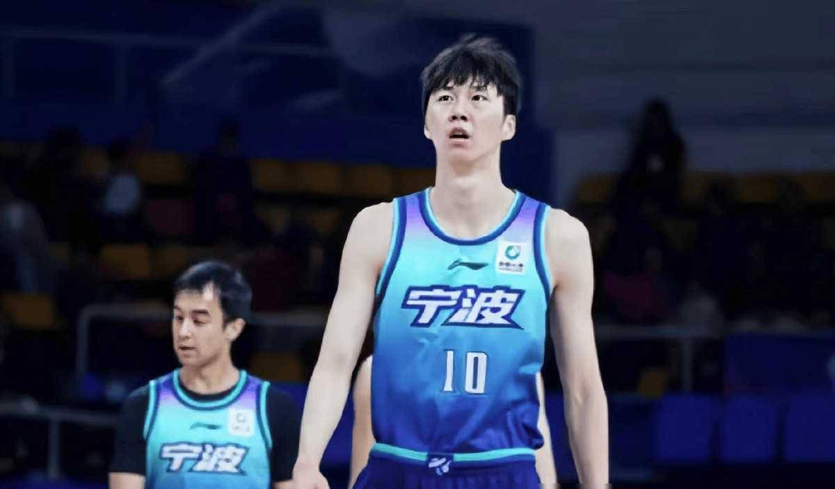 包含辽宁队取得惊人胜利，展现出强大实力的词条