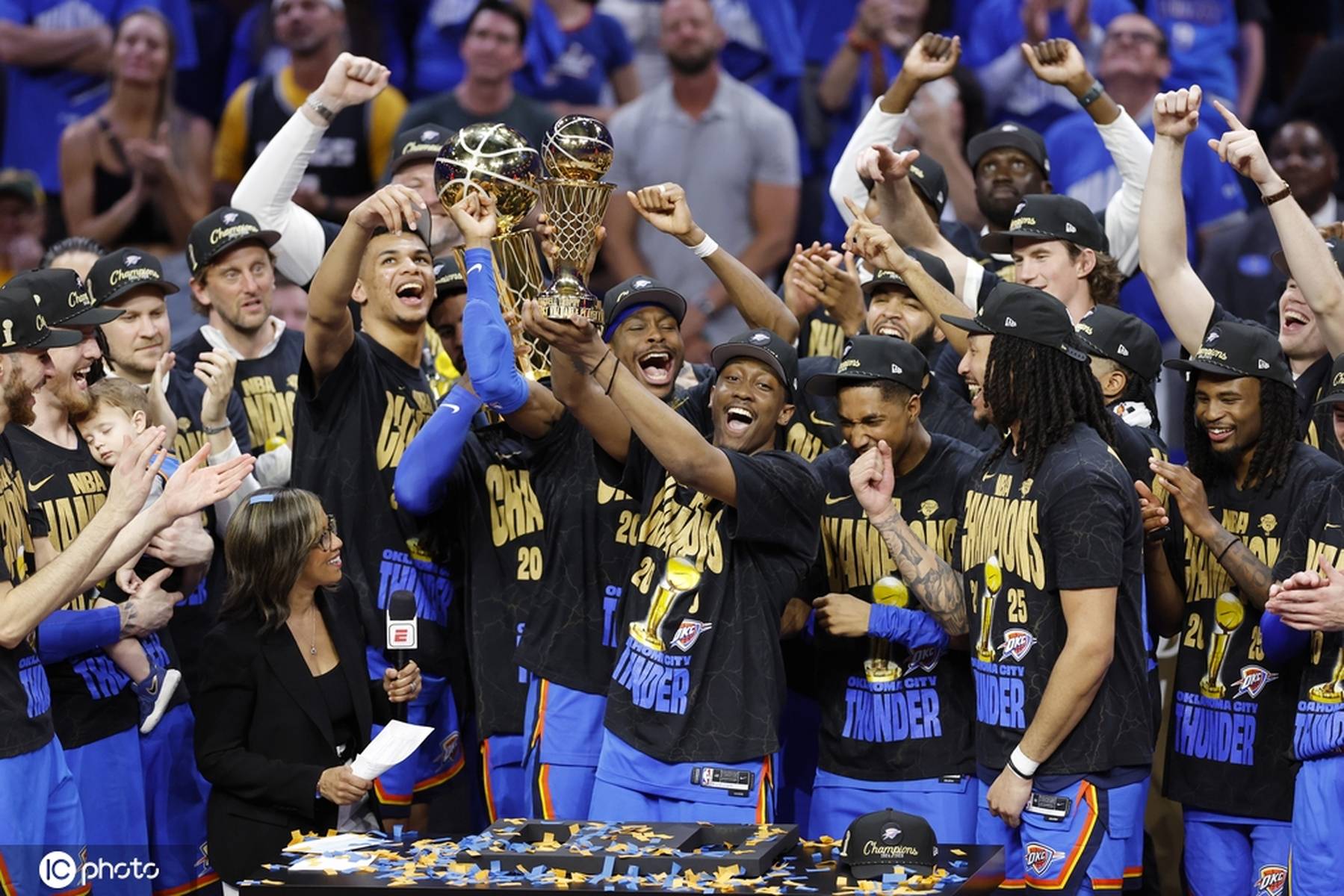 NBA季后赛：步行者队击败猛龙晋级