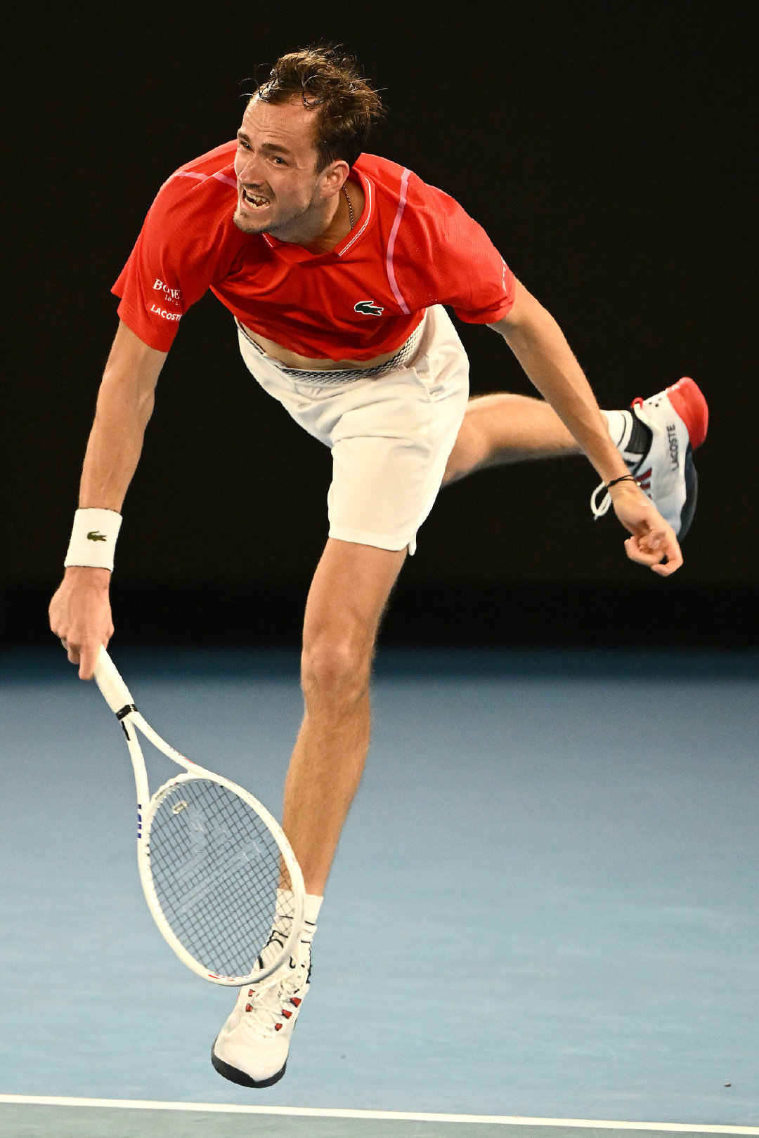 开云官网-100T横扫G2，Caps开启传奇时刻焦点之战八强赛，引爆全场热议