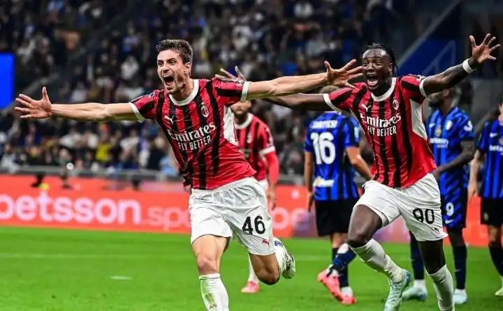 开云体育官网-AC米兰中场带球突破，舞动风采的简单介绍