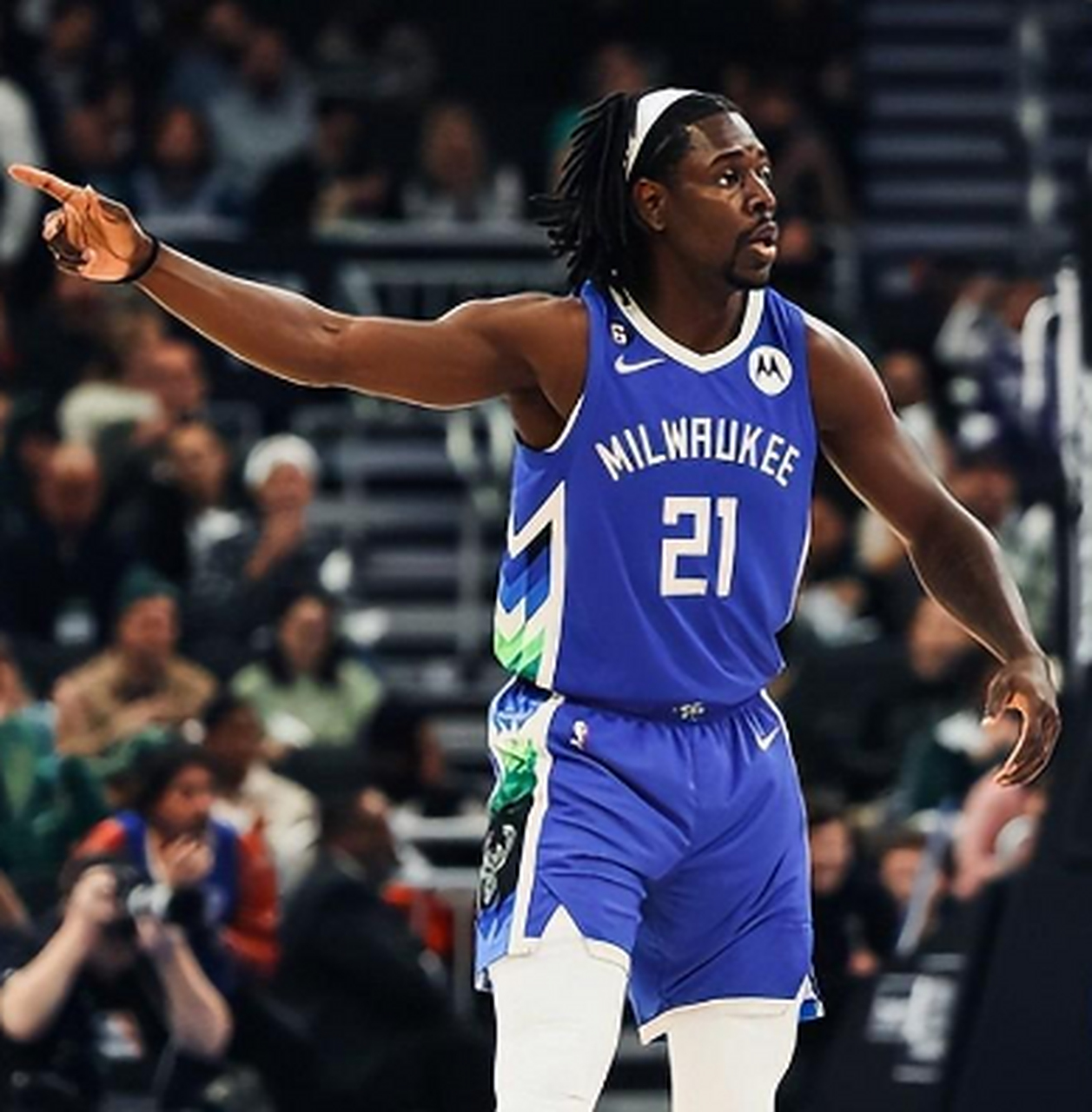 雄鹿主场胜利,稳定西部前四位置 雄鹿主场胜利,稳定西部前四位置