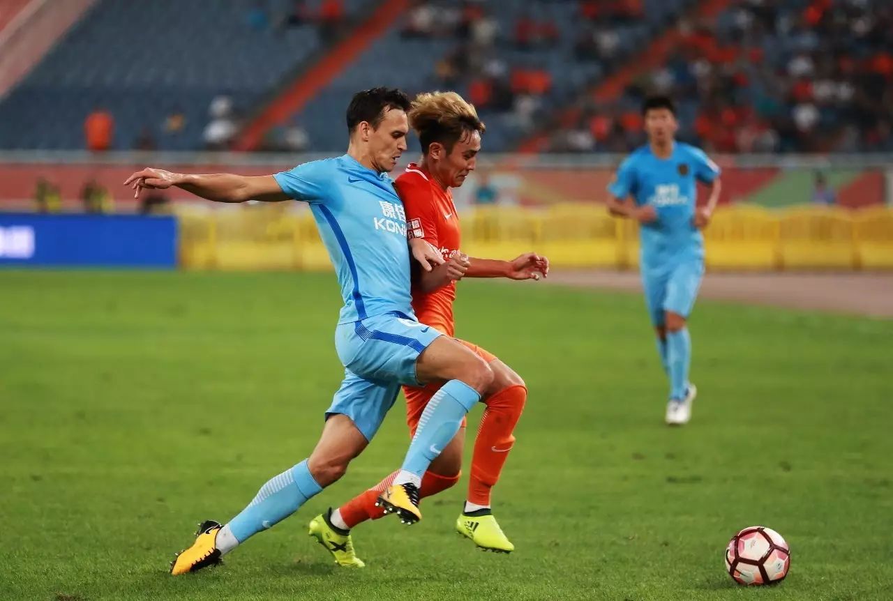 江苏苏宁客场战平成都谢菲联,取得宝贵积分 江苏苏宁客场战平成都谢菲联,取得宝贵积分