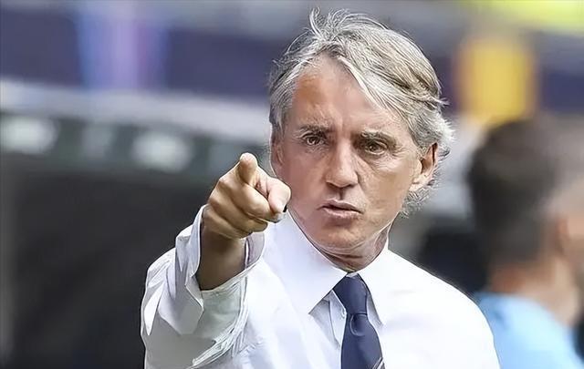 西班牙教练宣布计划中球员轮换，为冠军奔赴