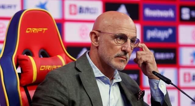 西班牙教练宣布计划中球员轮换，为冠军奔赴