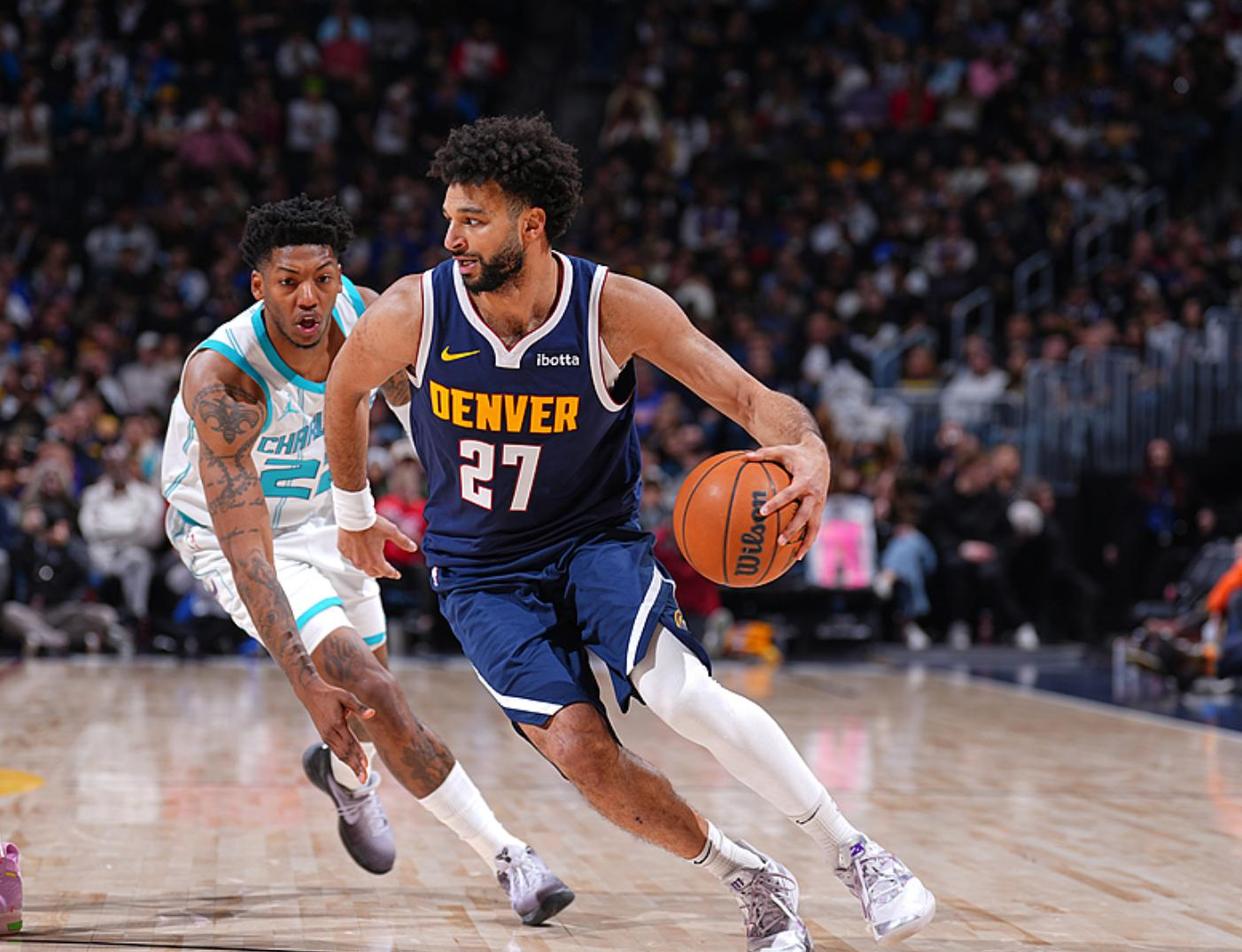 小牛队大胜掘金队,波尔津吉斯状态回勇 小牛队大胜掘金队,波尔津吉斯状态回勇