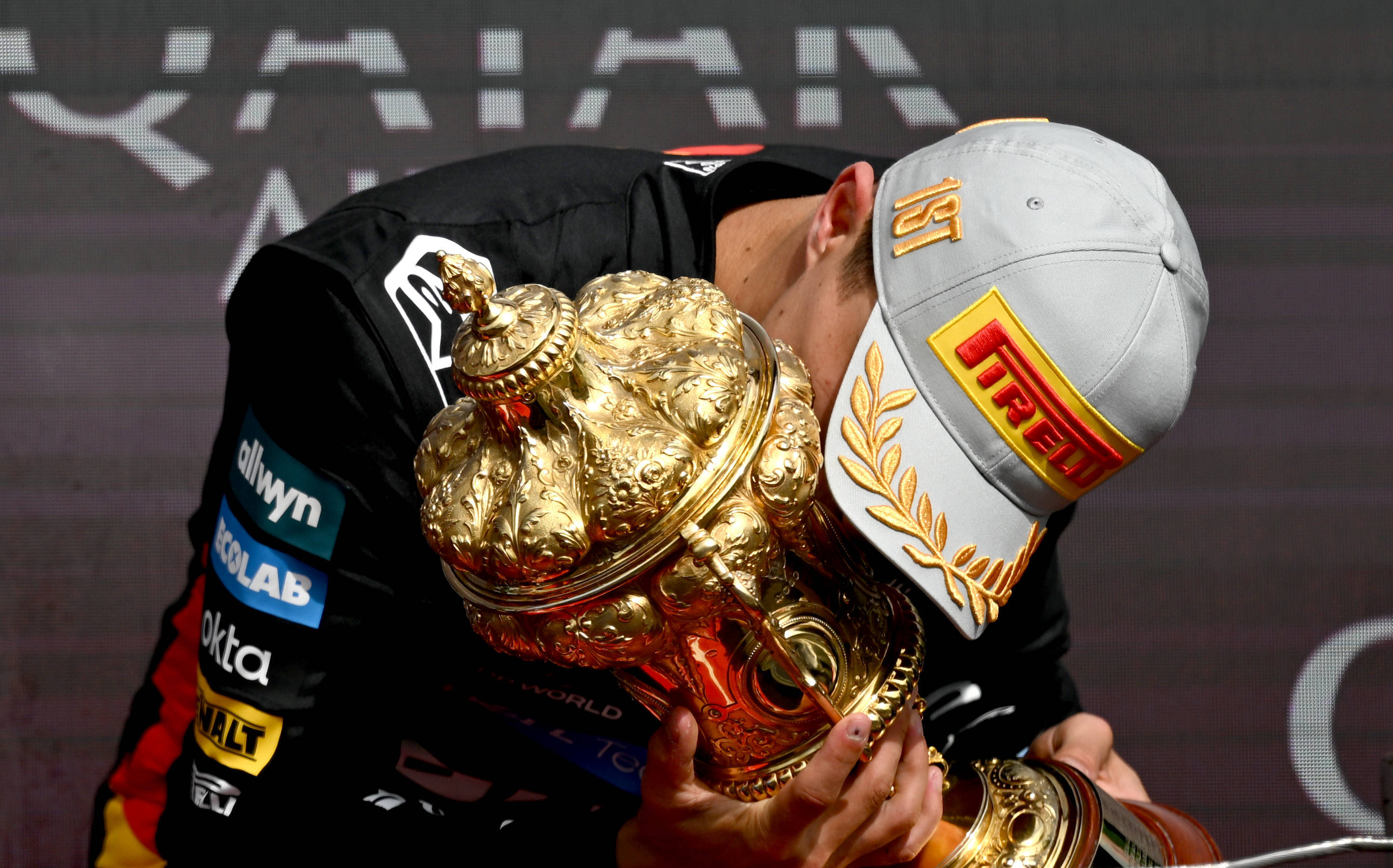 关于索伯车队绝杀红牛车队，勒克莱尔点燃赛场的信息