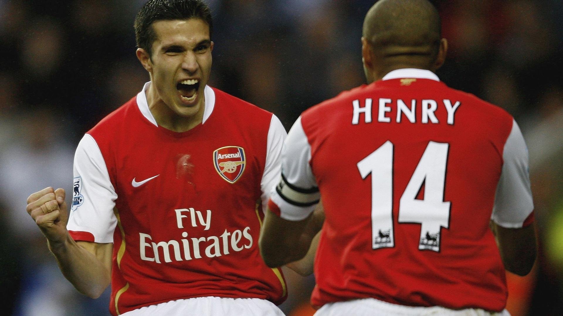 绿茵场与球台的两声惊雷