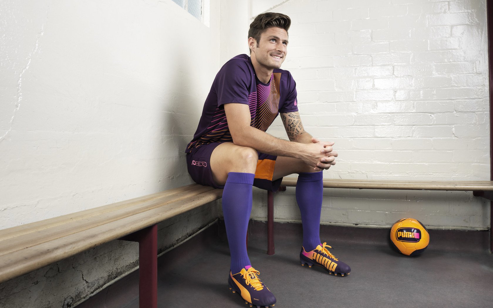 这个要求存在一个有趣的核心矛盾—莫德里奇是皇家马德里的球员，他不可能在尤文图斯对阵莱比锡红牛的比赛中登场